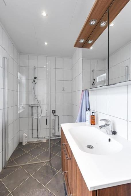 Апартаменты Quiet Just 3 Minutes From Central!