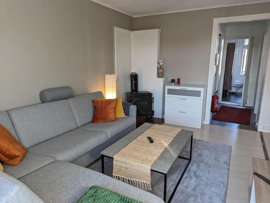 Quiet Just 3 Minutes From Central! *